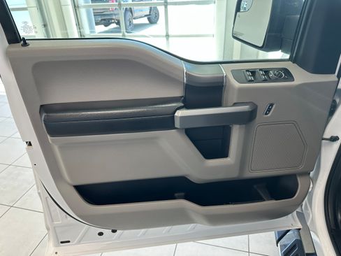 Used 2018 Ford F150 XLT w/ Equipment Group 302A Luxury AWD/4WD image 12
