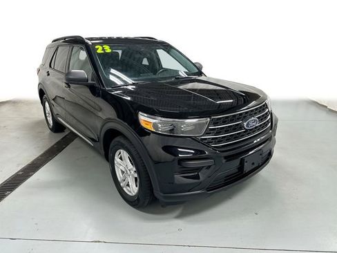 Used 2023 Ford Explorer XLT AWD/4WD image 1