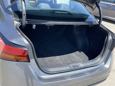 Used 2025 Nissan Altima 2.5 SV FWD image 27