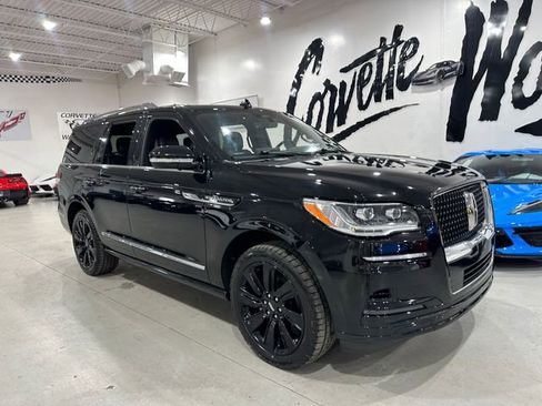 Used 2022 Lincoln Navigator Reserve image 22