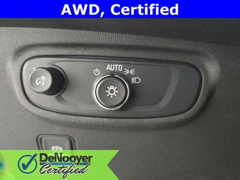 Used 2024 GMC Terrain SLE image 24