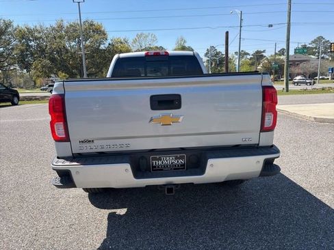 Used 2017 Chevrolet Silverado 1500 LTZ Z71 w/ LTZ Plus Package image 7