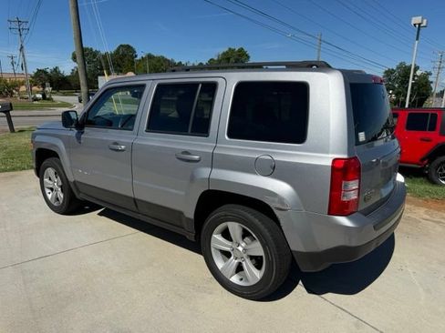 Used 2016 Jeep Patriot Latitude AWD/4WD image 8