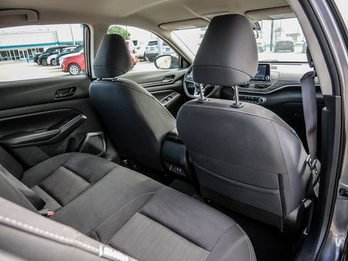 Used 2024 Nissan Altima 2.5 SV FWD image 38