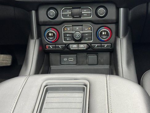 Used 2024 Chevrolet Tahoe Z71 w/ Luxury Package image 15