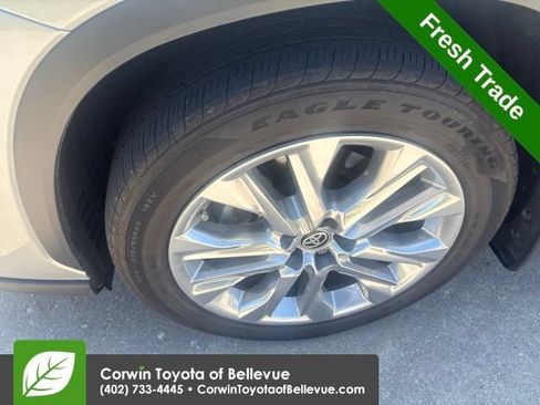 Used 2021 Toyota Highlander Limited w/ Protection Package #3 (TMS) AWD/4WD image 11