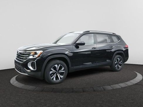 Used 2025 Volkswagen Atlas SE image 3