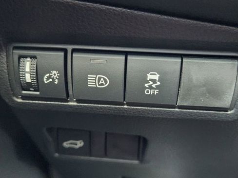 Used 2026 Toyota Corolla Cross XLE w/ Convenience Package FWD image 34