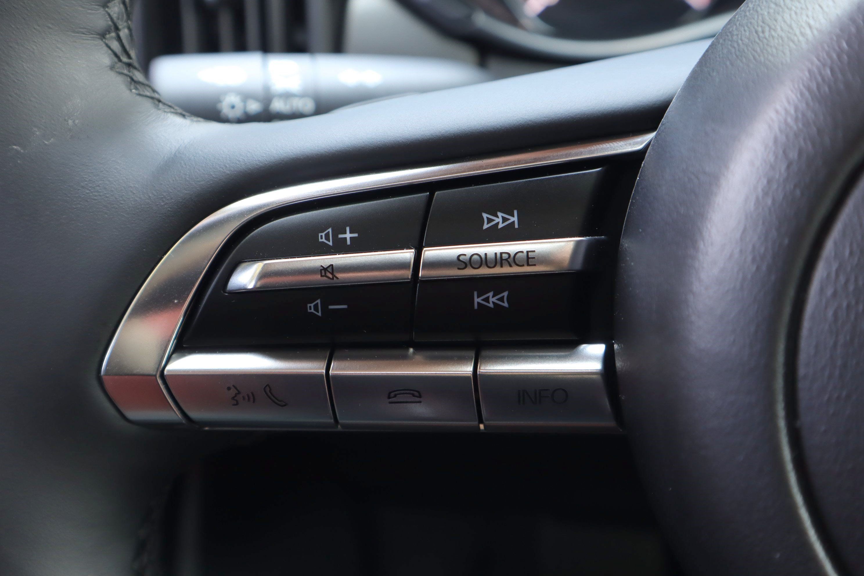 Used 2025 MAZDA CX-50 Meridian Edition w/ Apex Package AWD/4WD image 18