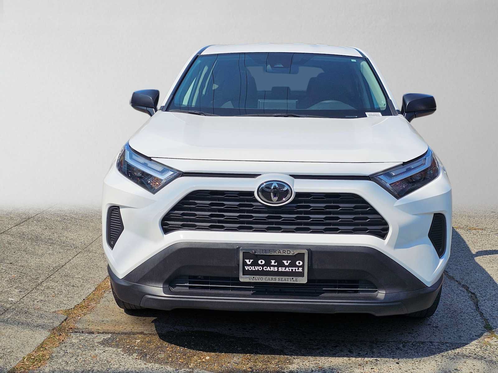 Used 2024 Toyota RAV4 LE AWD/4WD image 8