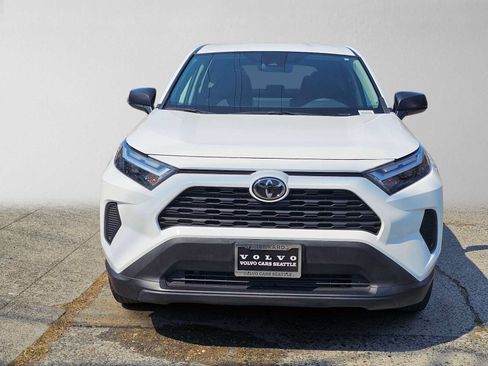 Used 2024 Toyota RAV4 LE AWD/4WD image 8