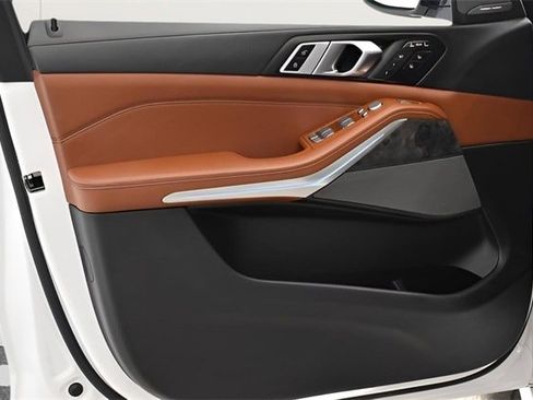 Used 2024 BMW X7 M60i w/ Executive Package image 22