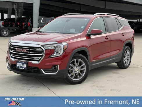 Used 2023 GMC Terrain SLT w/ Infotainment Package II image 1