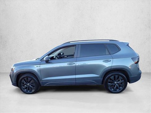 Used 2022 Volkswagen Taos S image 2