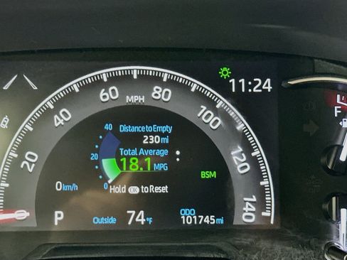 Used 2019 Toyota RAV4 Limited FWD image 18