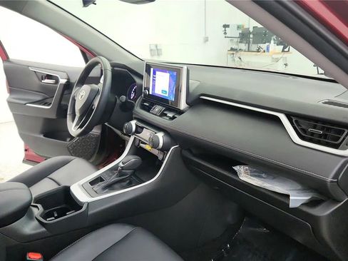 Used 2023 Toyota RAV4 XLE Premium AWD/4WD image 38