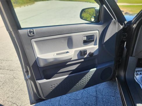 Used 2006 Dodge Dakota ST image 17