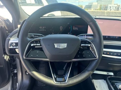 Certified 2025 Cadillac Lyriq Luxury AWD/4WD image 8