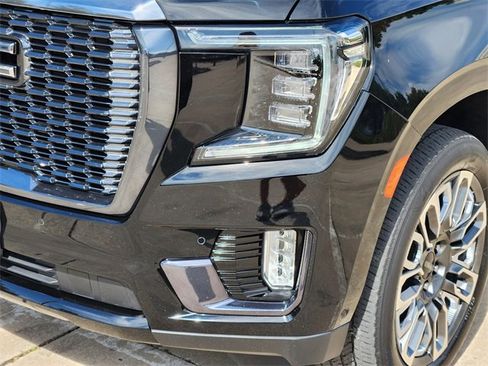 Used 2023 GMC Yukon Denali Ultimate image 9
