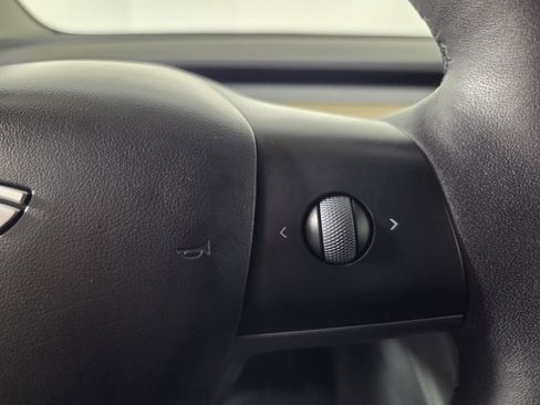 Used 2023 Tesla Model 3 Standard Range image 18