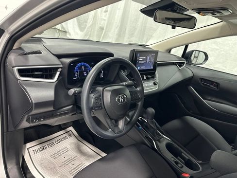 Used 2026 Toyota Corolla LE FWD image 15