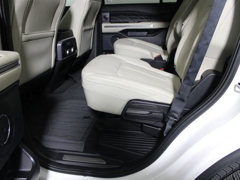 Certified 2020 Ford Expedition Platinum image 10