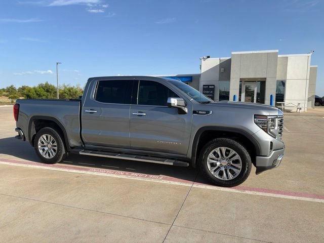Used 2025 GMC Sierra 1500 Denali AWD/4WD image 3