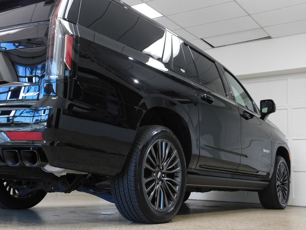 Used 2024 Cadillac Escalade ESV V w/ LPO, Floor Liner Package AWD/4WD image 91