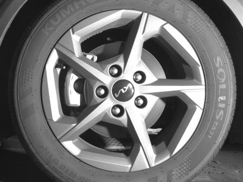 Used 2025 Kia K4 LXS image 12