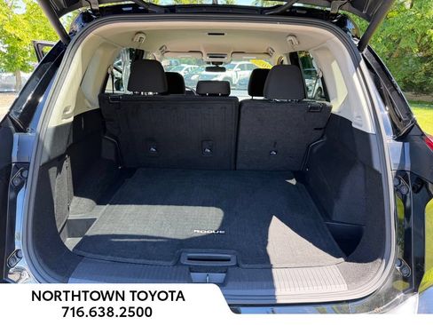 Used 2025 Nissan Rogue SV AWD/4WD image 15