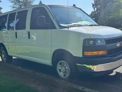 Used 2018 Chevrolet Express 2500 LS w/ Driver Convenience Package RWD image 7