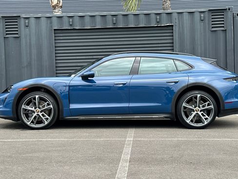 Certified 2024 Porsche Taycan 4 Cross Turismo AWD/4WD image 2
