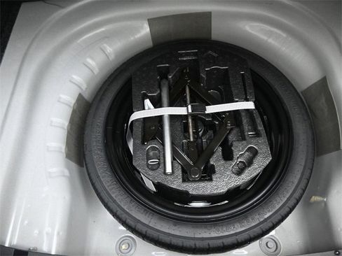 New 2025 Volkswagen Jetta SE image 29