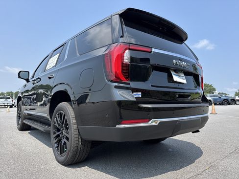 New 2026 GMC Yukon Elevation w/ Elevation Premium Package AWD/4WD image 8