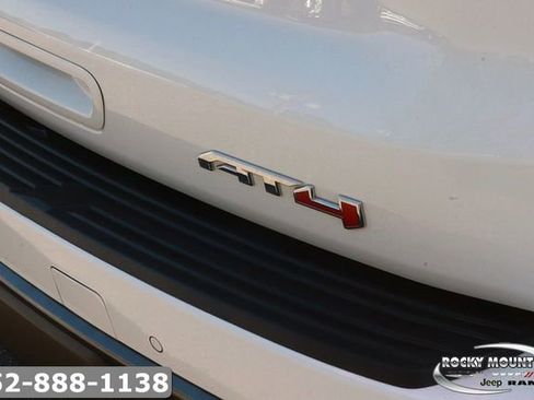 Used 2024 GMC Yukon AT4 AWD/4WD image 8