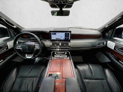 Used 2023 Lincoln Navigator L Reserve image 16