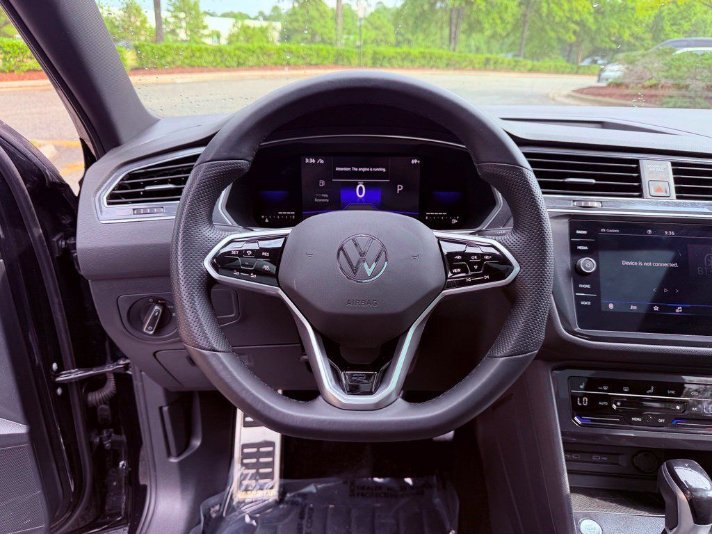 Used 2022 Volkswagen Tiguan SE R-Line AWD/4WD image 20