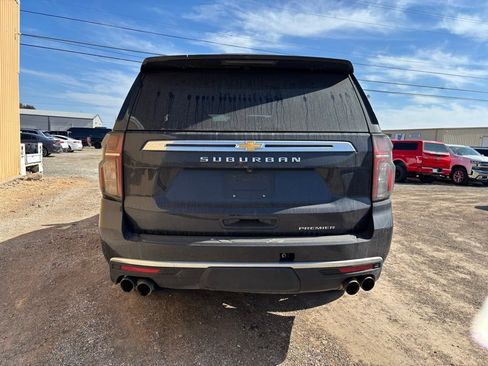 Used 2023 Chevrolet Suburban Premier image 6