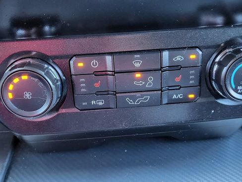 Used 2019 Ford F150 XLT w/ Equipment Group 302A Luxury AWD/4WD image 35