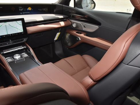 New 2026 Lincoln Nautilus Reserve AWD/4WD image 17
