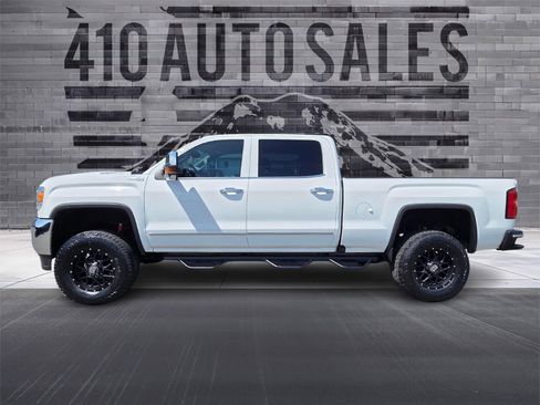 Used 2019 GMC Sierra 2500 SLT w/ Duramax Plus Package AWD/4WD image 7
