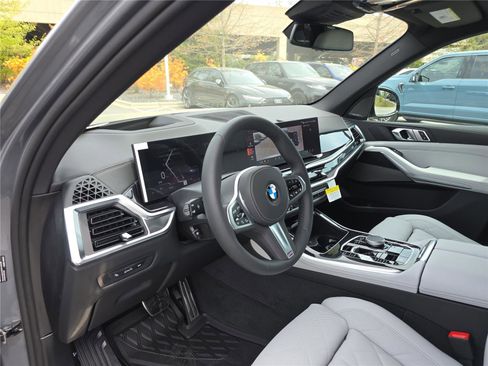 New 2026 BMW X5 xDrive40i w/ M Sport Package AWD/4WD image 23