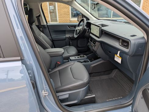 Used 2026 Ford Maverick Lariat w/ Black Appearance Package AWD/4WD image 24