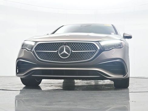 Used 2025 Mercedes-Benz E 350 Sedan image 27