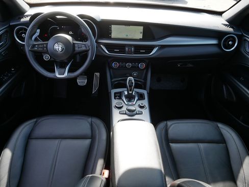 Used 2025 Alfa Romeo Stelvio Sprint w/ Convenience Package image 10