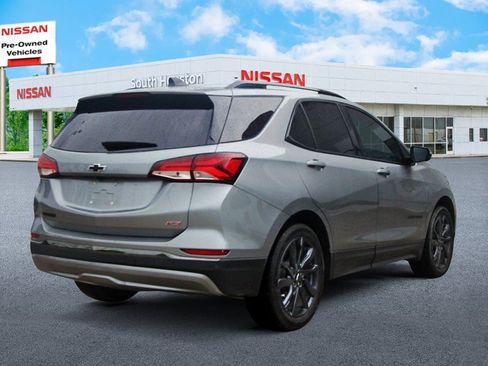 Used 2023 Chevrolet Equinox RS w/ RS Leather Package FWD image 4