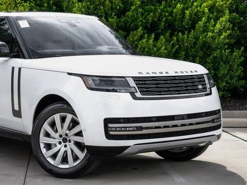 New 2026 Land Rover Range Rover Long Wheelbase SE AWD/4WD image 9