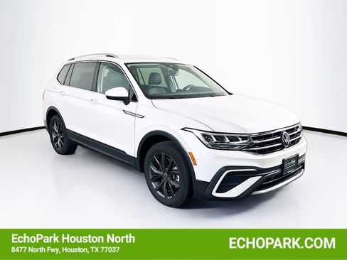 Used 2023 Volkswagen Tiguan SE FWD image 1