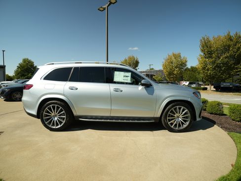 New 2026 Mercedes-Benz GLS 450 4MATIC image 8