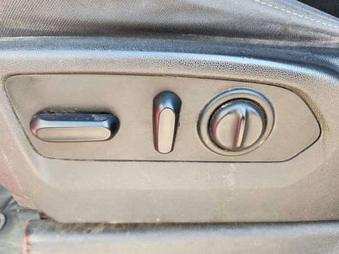 Used 2019 Chevrolet Silverado 1500 LT w/ Texas Edition image 6